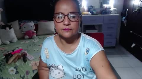 Snapshot of pervert_mommy_x chatting on 01/19/26, 11:03 SAMY online show from 01/19/26, 11:03