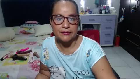 Snapshot of pervert_mommy_x chatting on 02/14/26, 10:12 SAMY online show from 02/14/26, 10:12