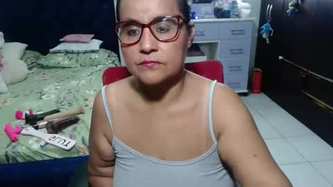 Snapshot of pervert_mommy_x chatting on 02/17/26, 11:50 SAMY online show from 02/17/26, 11:50