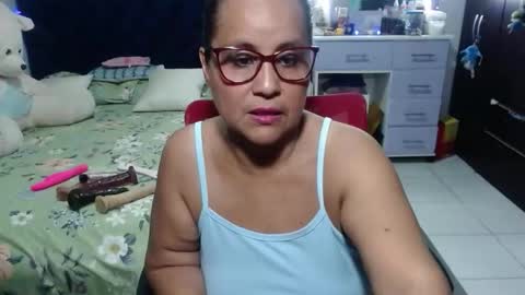 Snapshot of pervert_mommy_x chatting on 02/19/26, 11:06 SAMY online show from 02/19/26, 11:06