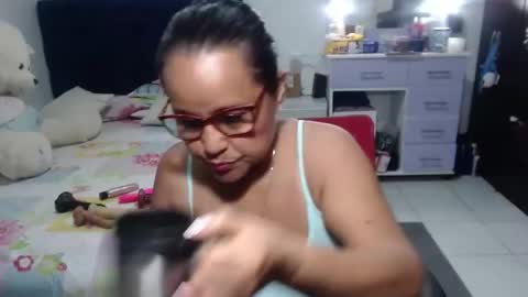 Snapshot of pervert_mommy_x chatting on 04/22/26, 09:33 SAMY online show from 04/22/26, 09:33