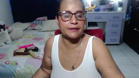 Snapshot of pervert_mommy_x chatting on 04/24/26, 10:18 SAMY online show from 04/24/26, 10:18