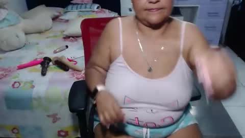 Snapshot of pervert_mommy_x chatting on 04/25/26, 01:41 SAMY online show from 04/25/26, 01:41