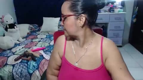 Snapshot of pervert_mommy_x chatting on 05/06/26, 10:09 SAMY online show from 05/06/26, 10:09