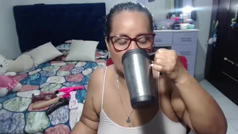 Snapshot of pervert_mommy_x chatting on 05/08/26, 10:42 SAMY online show from 05/08/26, 10:42