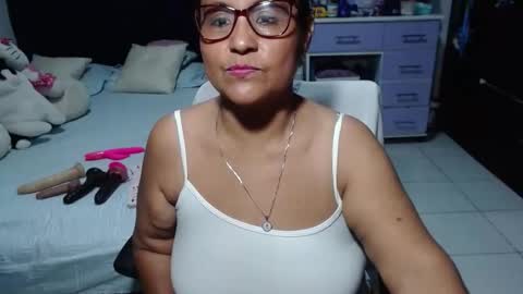 Snapshot of pervert_mommy_x chatting on 05/16/26, 10:01 SAMY online show from 05/16/26, 10:01