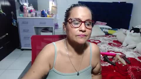 Snapshot of pervert_mommy_x chatting on 05/26/26, 10:33 SAMY online show from 05/26/26, 10:33