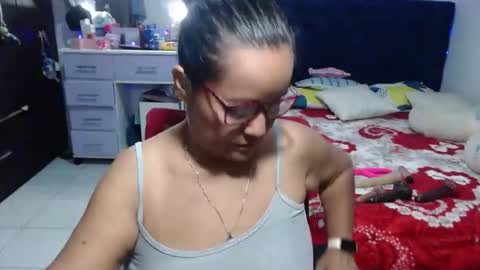 Snapshot of pervert_mommy_x chatting on 05/27/26, 10:56 SAMY online show from 05/27/26, 10:56