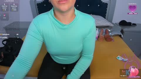 Snapshot of pervert_pantyhose chatting on 12/23/24, 10:42 Kimberly online show from 12/23/24, 10:42