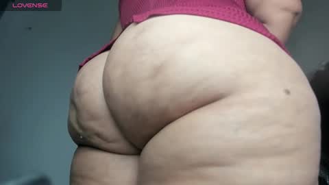 Snapshot of pervertt_mommy chatting on 11/03/25, 08:48 Alexandra online show from 11/03/25, 08:48