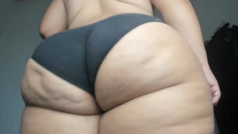 Snapshot of pervertt_mommy chatting on 01/06/26, 08:51 Alexandra online show from 01/06/26, 08:51