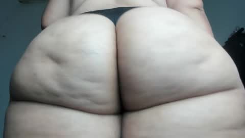 Snapshot of pervertt_mommy chatting on 01/16/26, 09:13 Alexandra online show from 01/16/26, 09:13