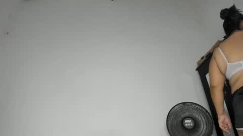 Snapshot of pervertt_mommy chatting on 02/13/26, 09:00 Alexandra online show from 02/13/26, 09:00