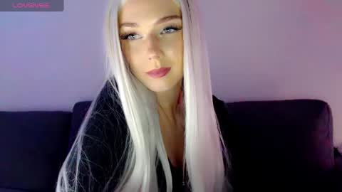 Snapshot of pervyblonde chatting on 12/29/24, 01:28 Isabella online show from 12/29/24, 01:28