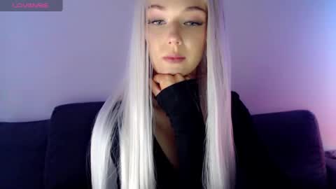 Snapshot of pervyblonde chatting on 02/04/25, 12:33 Isabella online show from 02/04/25, 12:33