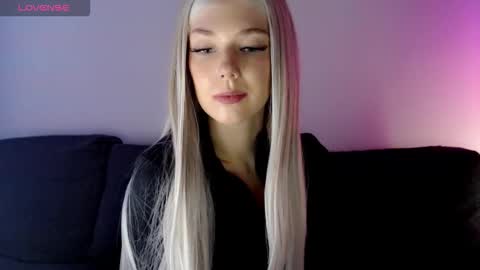 Snapshot of pervyblonde chatting on 12/17/25, 07:14 Isabella online show from 12/17/25, 07:14