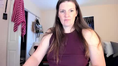 Snapshot of pessimistically_optimistic chatting on 01/02/25, 06:12 Kelly online show from 01/02/25, 06:12