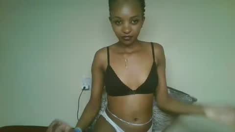 Snapshot of petal_palette chatting on 06/14/26, 07:16 Lolly online show from 06/14/26, 07:16