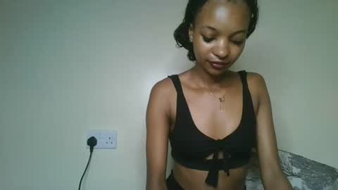 Snapshot of petal_palette chatting on 06/18/26, 06:02 Lolly online show from 06/18/26, 06:02