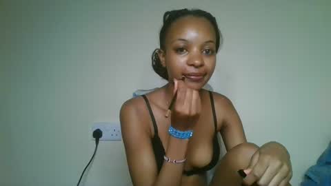 Snapshot of petal_palette chatting on 06/21/26, 07:55 Lolly online show from 06/21/26, 07:55