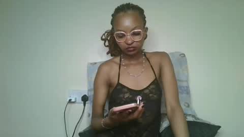 Snapshot of petal_palette chatting on 07/09/26, 05:28 Lolly online show from 07/09/26, 05:28