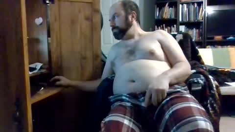 Snapshot of peter40770 chatting on 02/16/26, 04:19 peter40770 online show from 02/16/26, 04:19