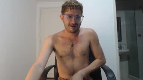 Snapshot of peter_x_annaud chatting on 01/13/25, 10:58 FELIPE online show from 01/13/25, 10:58