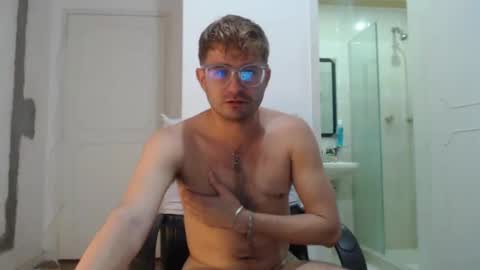 Snapshot of peter_x_annaud chatting on 02/05/25, 10:22 FELIPE online show from 02/05/25, 10:22