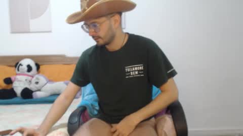 Snapshot of peter_x_annaud chatting on 10/10/25, 11:09 FELIPE online show from 10/10/25, 11:09