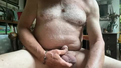 Snapshot of peterbartxxx chatting on 07/01/26, 11:12 peterbartxxx online show from 07/01/26, 11:12