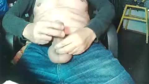 Snapshot of peterfantastic1 chatting on 01/17/25, 12:10 Pedrito online show from 01/17/25, 12:10