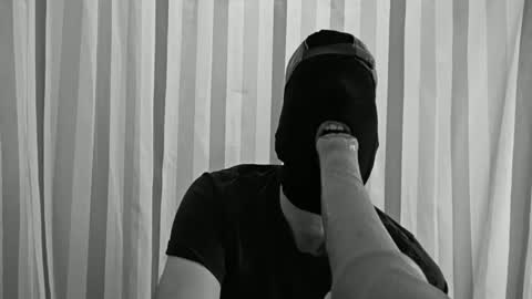 Snapshot of peterh1108 chatting on 11/03/25, 02:40 peterh1108 online show from 11/03/25, 02:40