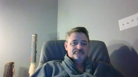 Snapshot of petermelotte8 chatting on 01/01/25, 03:02 petermelotte8 online show from 01/01/25, 03:02