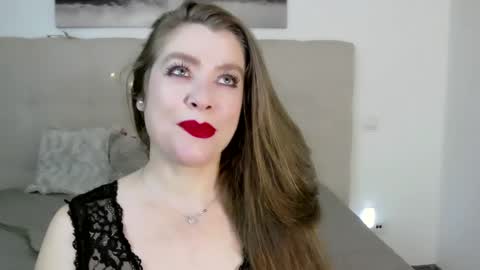 Peters Emily online show from 01/12/25, 06:05