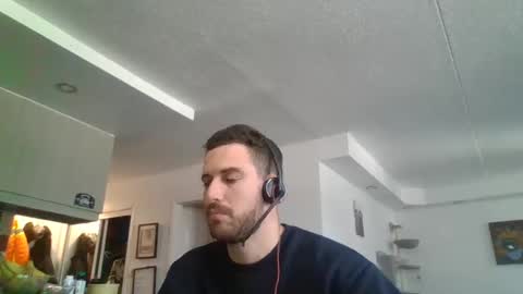 Snapshot of peterskinny24 chatting on 12/06/24, 03:00 ttps VF8L9ABFMref wl share online show from 12/06/24, 03:00