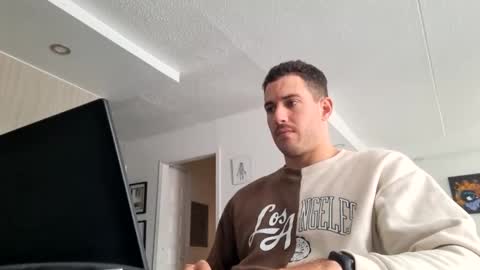 Snapshot of peterskinny24 chatting on 02/17/25, 03:20 ttps VF8L9ABFMref wl share online show from 02/17/25, 03:20