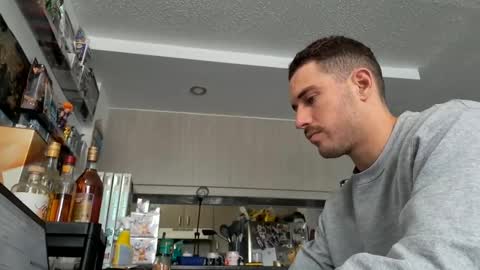 Snapshot of peterskinny24 chatting on 02/24/25, 03:42 ttps VF8L9ABFMref wl share online show from 02/24/25, 03:42