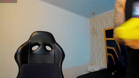 Snapshot of petesevans_1 chatting on 11/03/25, 11:04 PETES EVANS new account online show from 11/03/25, 11:04