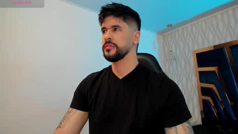 Snapshot of petesevans_1 chatting on 11/16/25, 01:28 PETES EVANS new account online show from 11/16/25, 01:28