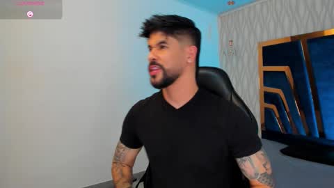 Snapshot of petesevans_1 chatting on 11/21/25, 11:36 PETES EVANS new account online show from 11/21/25, 11:36