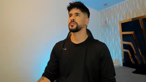 Snapshot of petesevans_1 chatting on 11/27/25, 11:18 PETES EVANS new account online show from 11/27/25, 11:18