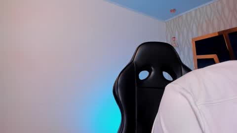 Snapshot of petesevans_1 chatting on 01/12/26, 11:21 PETES EVANS new account online show from 01/12/26, 11:21