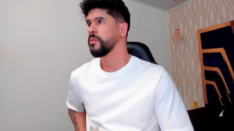 Snapshot of petesevans_1 chatting on 02/06/26, 12:04 PETES EVANS new account online show from 02/06/26, 12:04