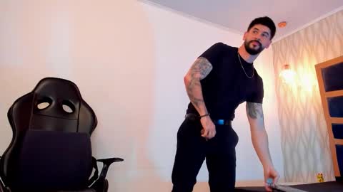 Snapshot of petesevans_1 chatting on 02/06/26, 11:30 PETES EVANS new account online show from 02/06/26, 11:30