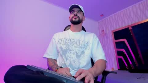 Snapshot of petesevans_1 chatting on 02/23/26, 11:24 PETES EVANS new account online show from 02/23/26, 11:24