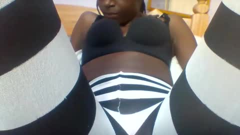 Snapshot of petite_ariana chatting on 02/07/26, 04:11 ariana online show from 02/07/26, 04:11