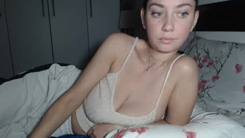 Snapshot of petite_danielle chatting on 10/04/25, 06:17 petite_danielle online show from 10/04/25, 06:17