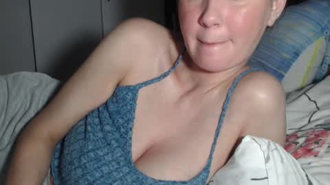 petite_danielle online show from 07/04/26, 11:55