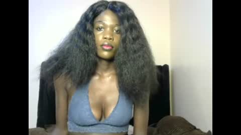 Snapshot of petite_lavi2 chatting on 02/17/25, 06:04 petite_lavi2 online show from 02/17/25, 06:04