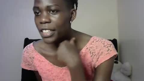 Snapshot of petite_lavi2 chatting on 02/26/25, 02:04 petite_lavi2 online show from 02/26/25, 02:04